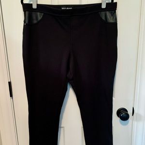 🖤 DKNY 🖤 Black leggings w/ faux leather pocket detail.  XL excellent condition